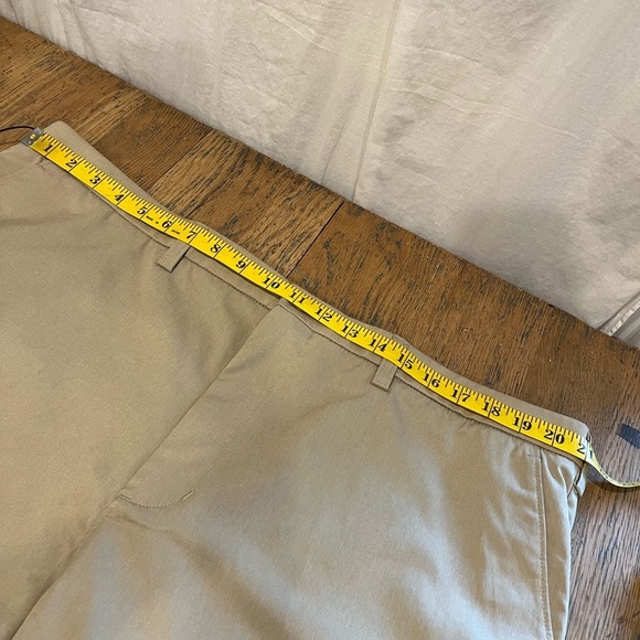 HAGGAR – Men’s Premium Cool 18 Shorts Bundle (2) Size 42 - Picture 4 of 8